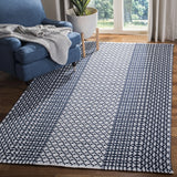Safavieh Montauk 5'-0" x 8'-0" Rug in Navy / Ivory