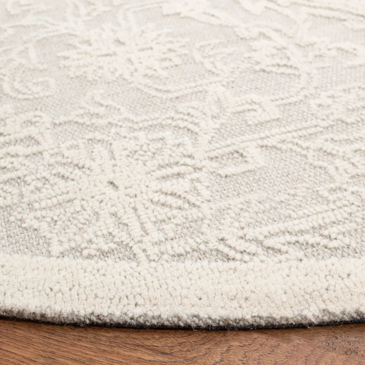 Safavieh Abstract 6'-0" x 6'-0" Rug in Ivory / Beige