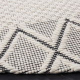 Safavieh Marbella 6'-0" x 6'-0" Rug in Ivory / Black