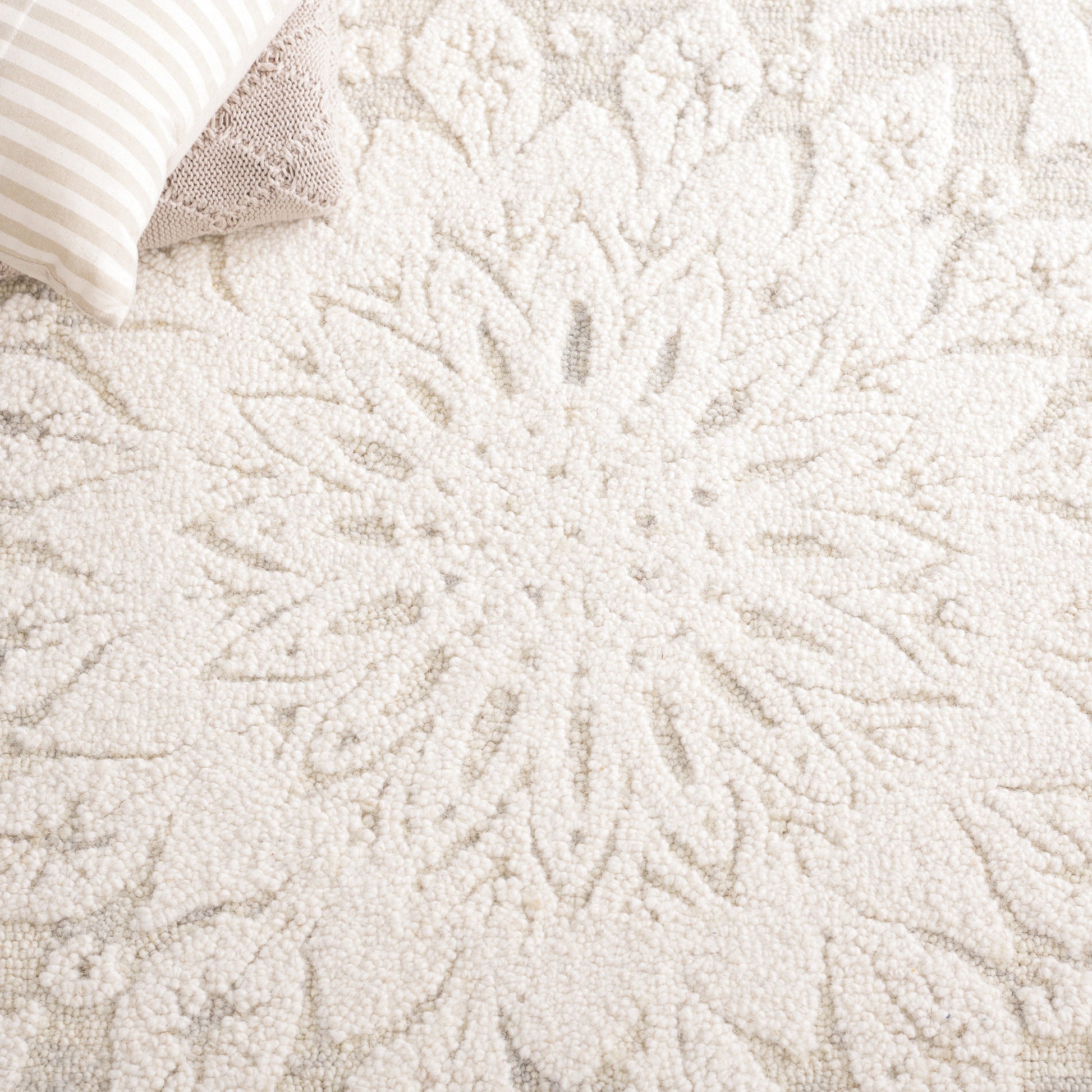 Safavieh Blossom Blm108F Ivory/Grey Area Rug