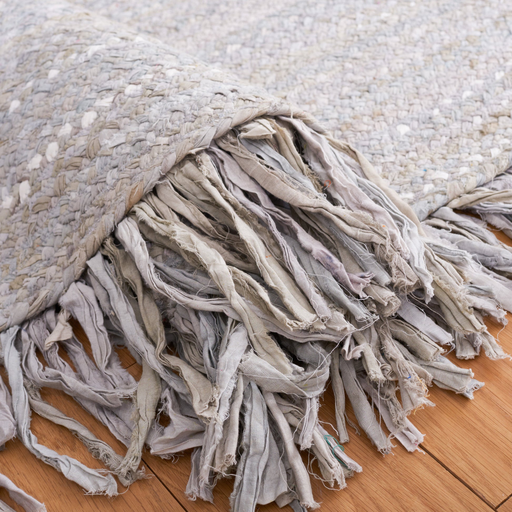 Safavieh Braided Brd451F Grey Area Rug