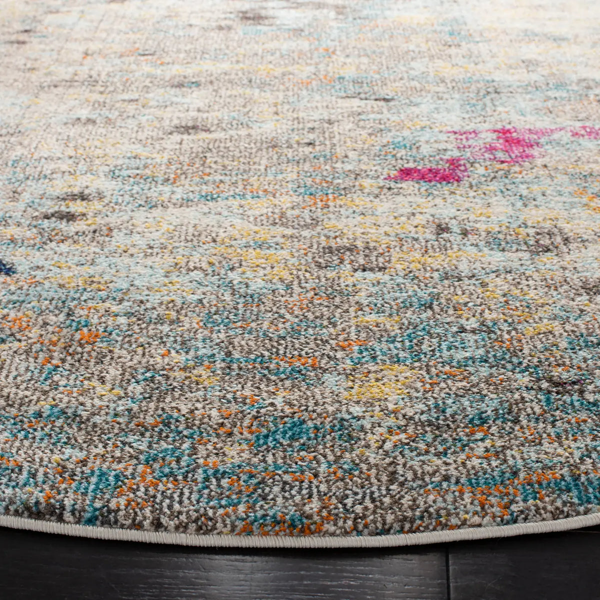 Safavieh Madison 5'-0" x 5'-0" Rug in Grey / Gold