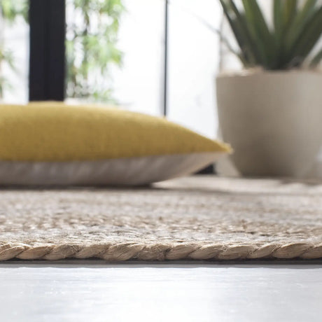 Safavieh Natural Fiber 4'-0" x 6'-0" Rug in Natural / Ivory