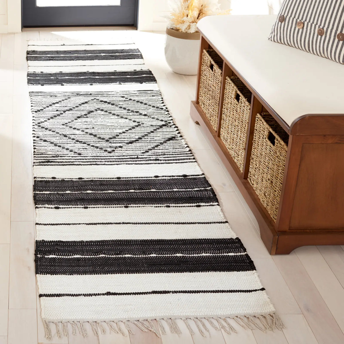 Safavieh Striped Kilim 2'-3" x 9'-0" Rug in Black / Ivory