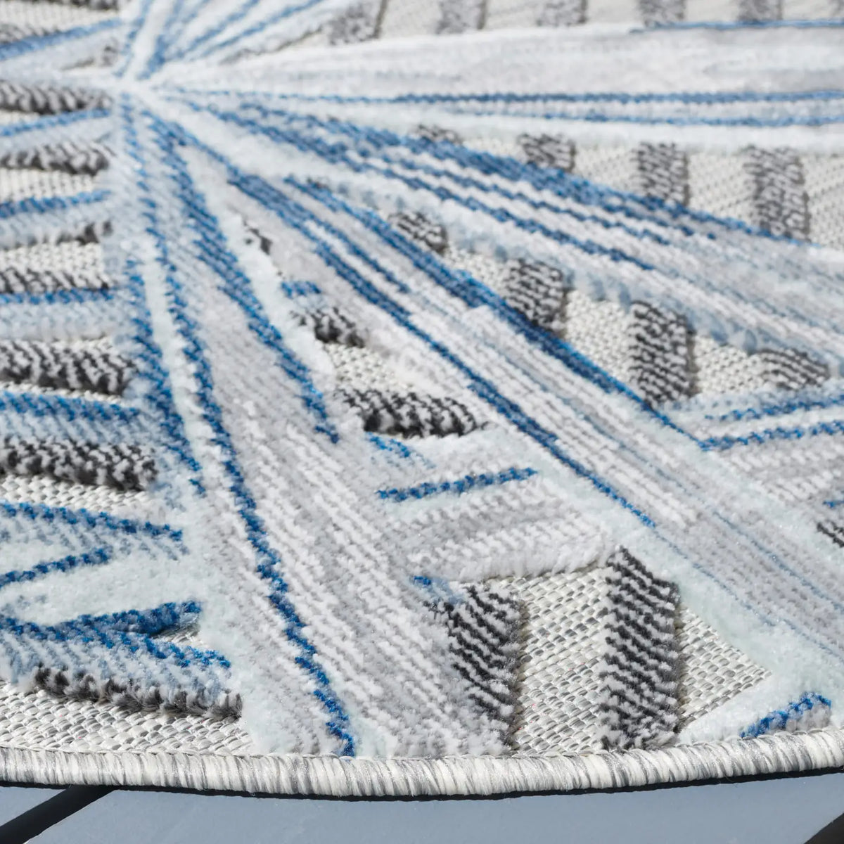 Safavieh Cabana 6'-5" x 6'-5" Rug in Ivory / Navy