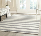 Safavieh Cambridge 4'-0" x 6'-0" Rug in Grey / Ivory