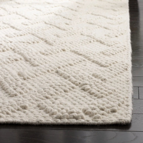 Safavieh Natura 5'-0" x 8'-0" Rug in Ivory / Beige