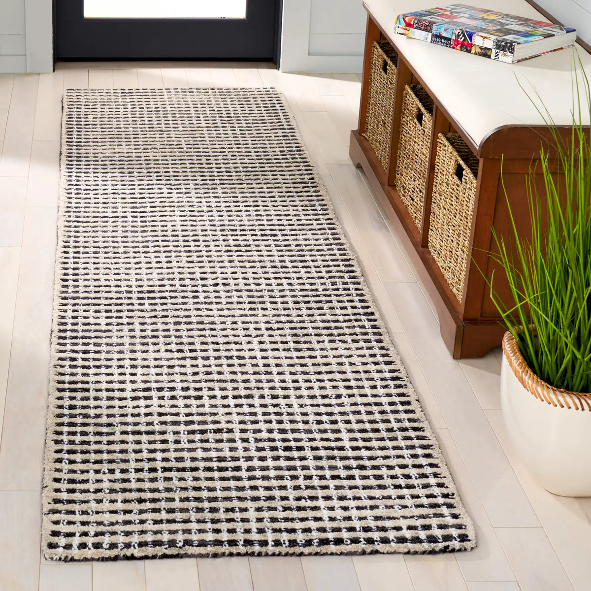 Safavieh Abstract 2'-3" x 8'-0" Rug in Black / Ivory