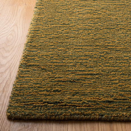 Safavieh Himalaya 4'-0" x 6'-0" Rug in Green