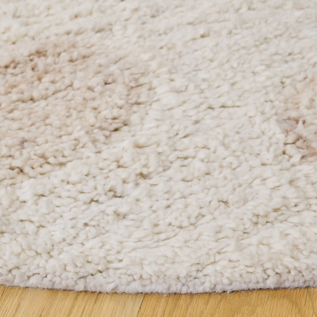 Safavieh Vermont 6'-0" x 6'-0" Rug in Ivory / Beige
