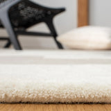 Safavieh Fifth Avenue 4'-0" x 6'-0" Rug in Ivory / Brown