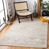 Safavieh Casablanca 4'-0" x 6'-0" Rug in Grey / Beige