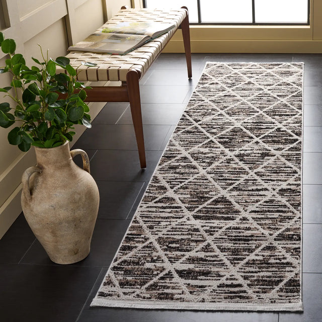 Safavieh Mila 2'-2" x 8'-0" Rug in Ivory / Black