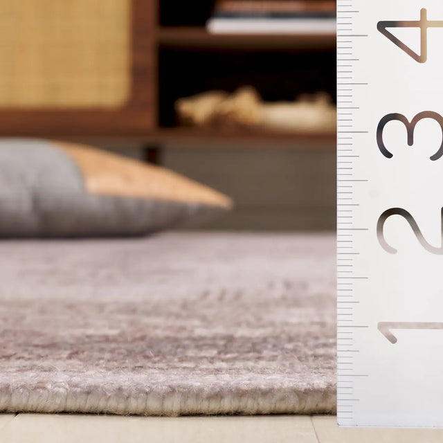Safavieh Classic Vintage 4'-0" x 6'-0" Rug in Grey / Beige
