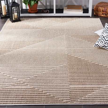 Safavieh Global 4'-0" x 6'-0" Rug in Beige / Ivory