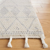 Safavieh Casablanca 4'-0" x 6'-0" Rug in Ivory / Grey
