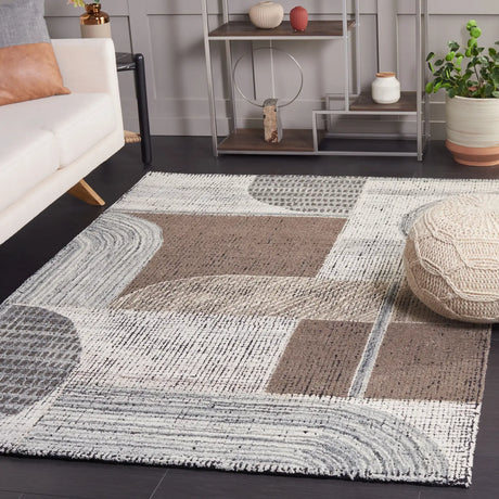 Safavieh Fifth Avenue 5'-0" x 8'-0" Rug in Ivory / Grey