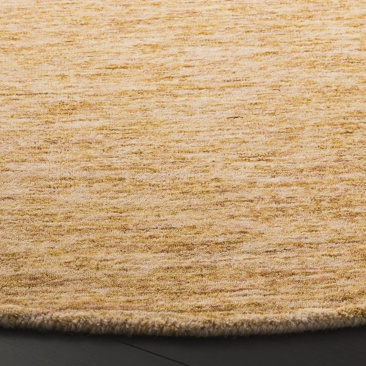 Safavieh Himalaya 6'-0" x 6'-0" Rug in Gold