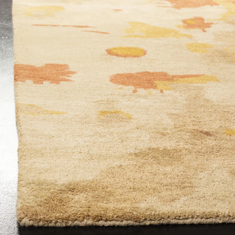 Safavieh Soho 3'-6" x 5'-6" Rug in Beige / Multi
