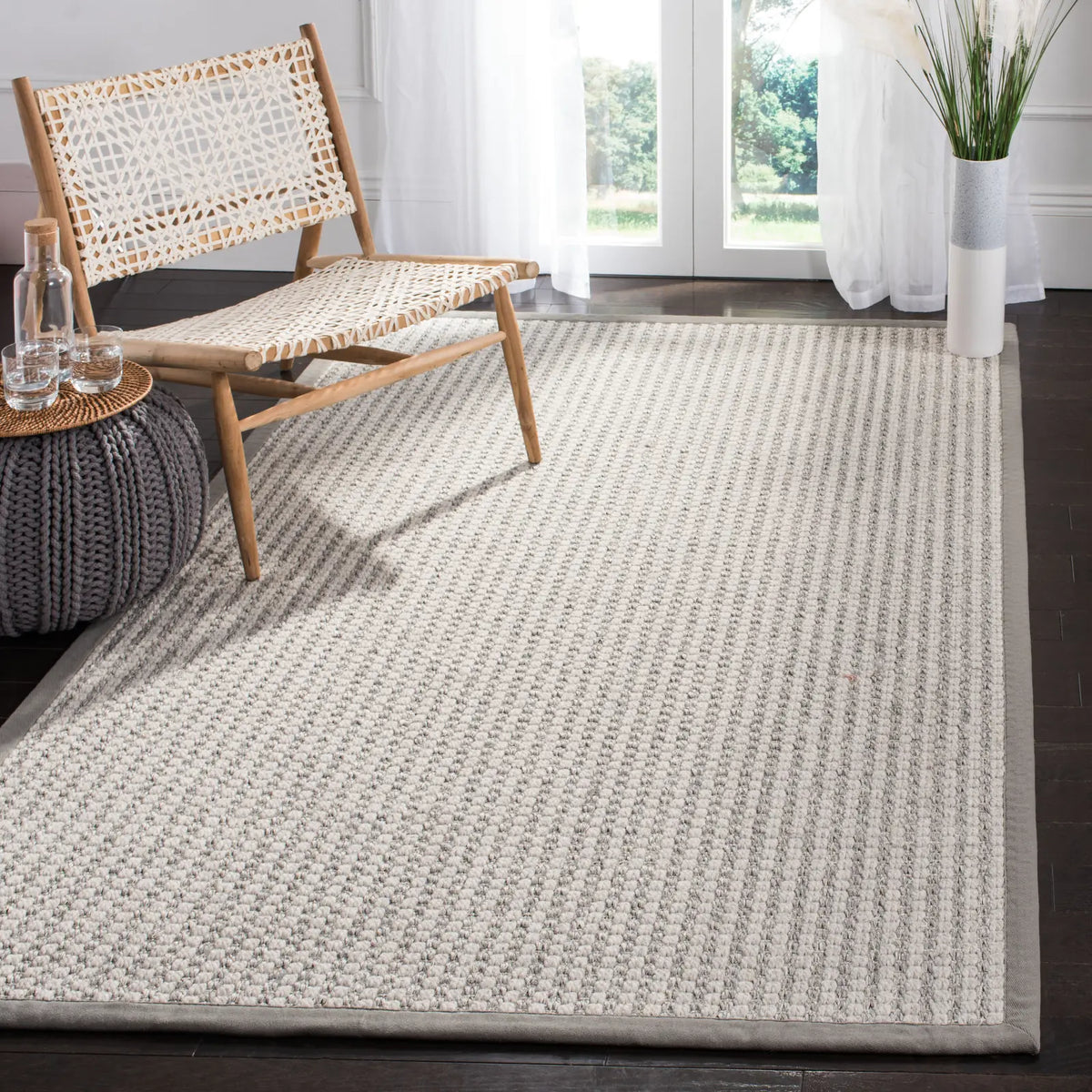 Safavieh Palm Beach 5'-0" x 8'-0" Rug in Silver / Ivory