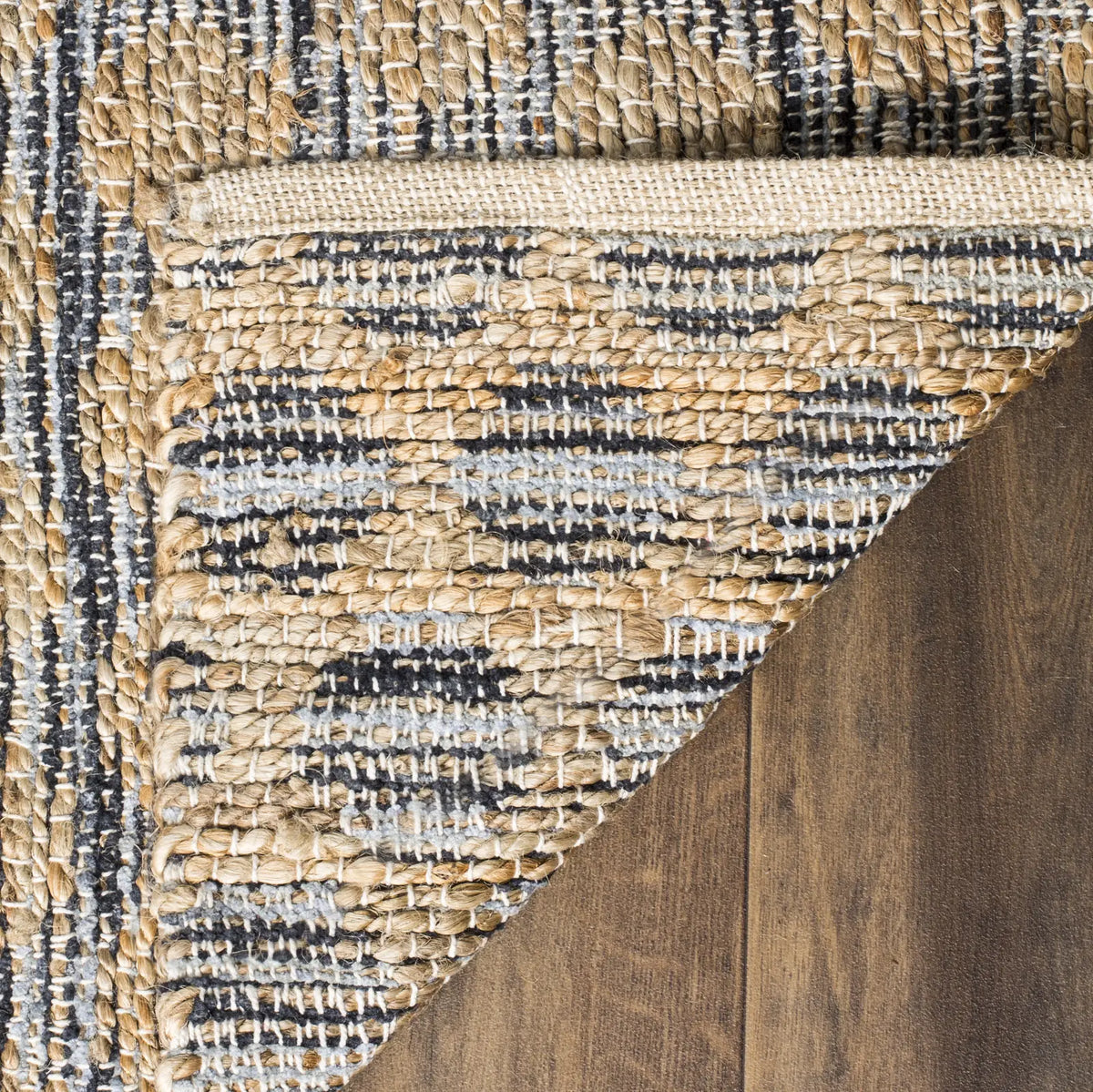 Safavieh Cape Cod 5'-0" x 8'-0" Rug in Black / Natural
