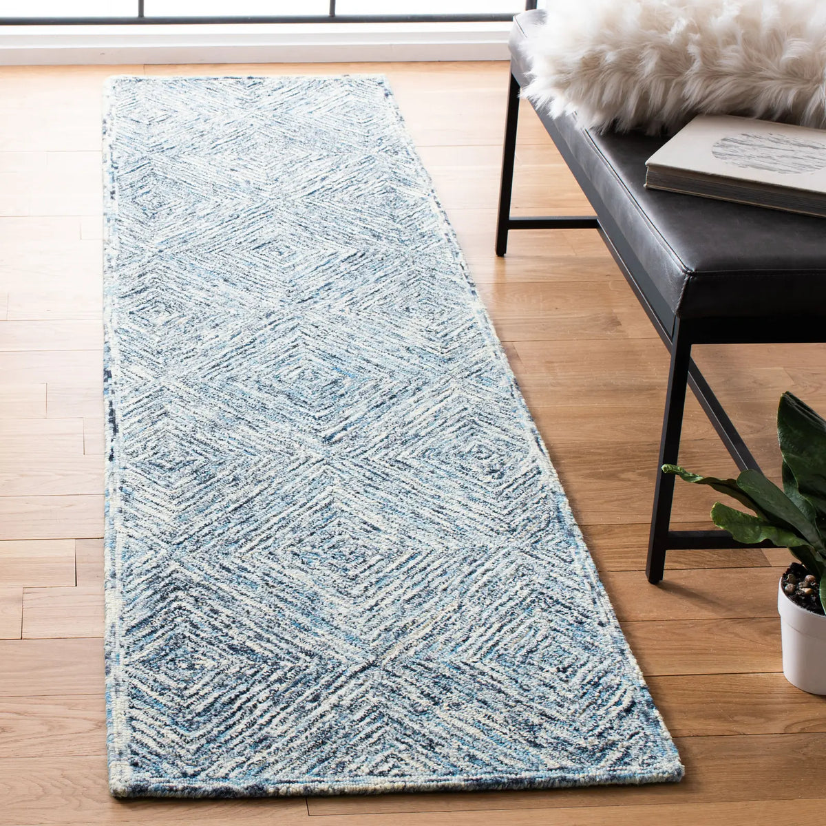 Safavieh Capri 2'-3" x 9'-0" Rug in Ivory / Blue