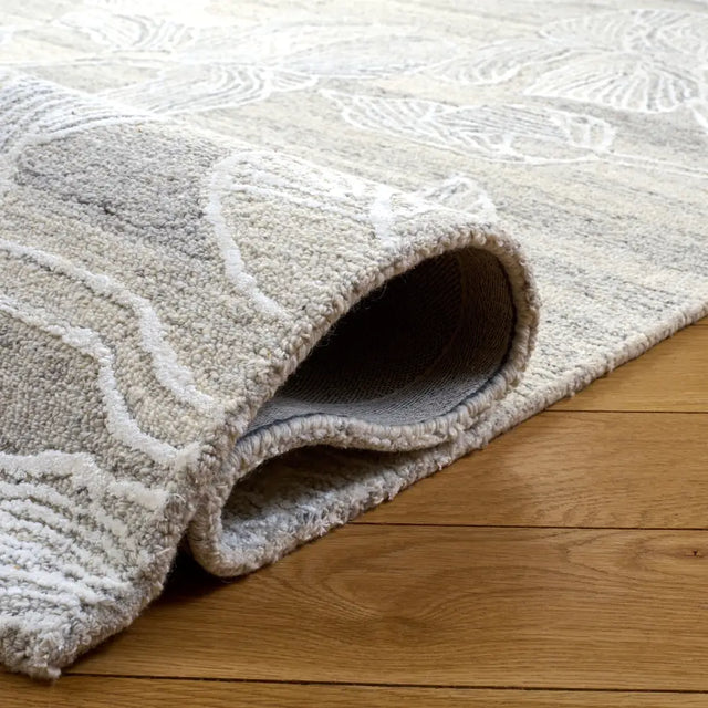 Safavieh Glamour 5'-0" x 8'-0" Rug in Grey / Ivory