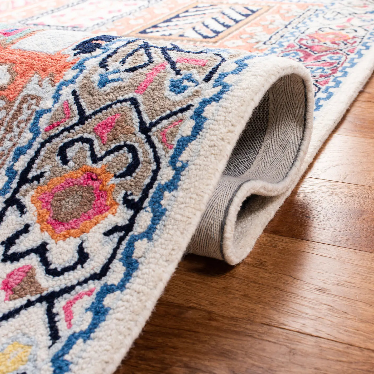 Safavieh Bellagio 5'-0" x 8'-0" Rug in Ivory / Gold