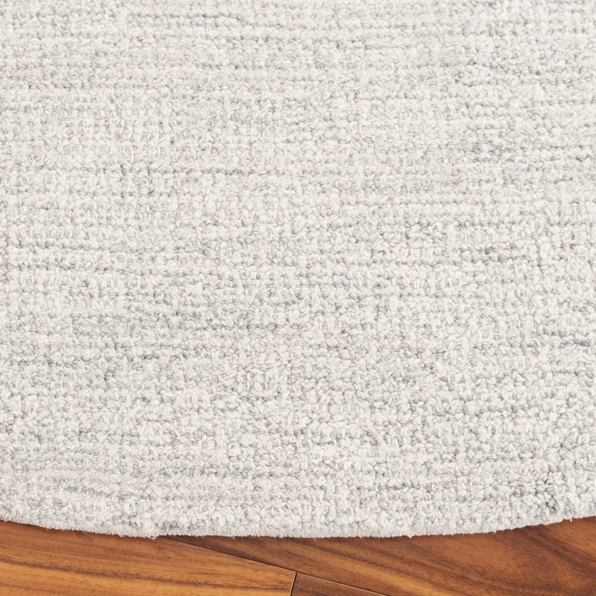 Safavieh Ebony 6'-0" x 6'-0" Rug in Light Grey / Ivory
