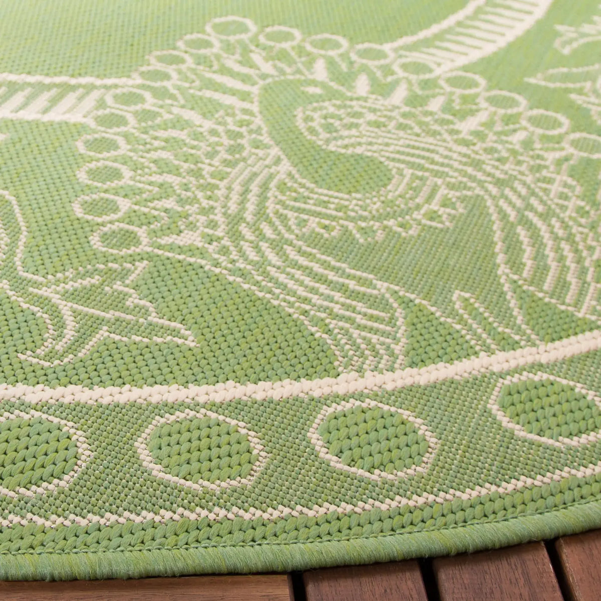 Safavieh Courtyard 5'-3" x 5'-3" Rug in Olive / Natural