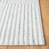 Safavieh Metro 4'-0" x 6'-0" Rug in Blue / Ivory