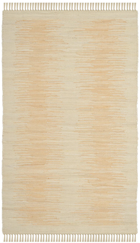 Safavieh Montauk 2'-6" x 4'-0" Rug in Ivory
