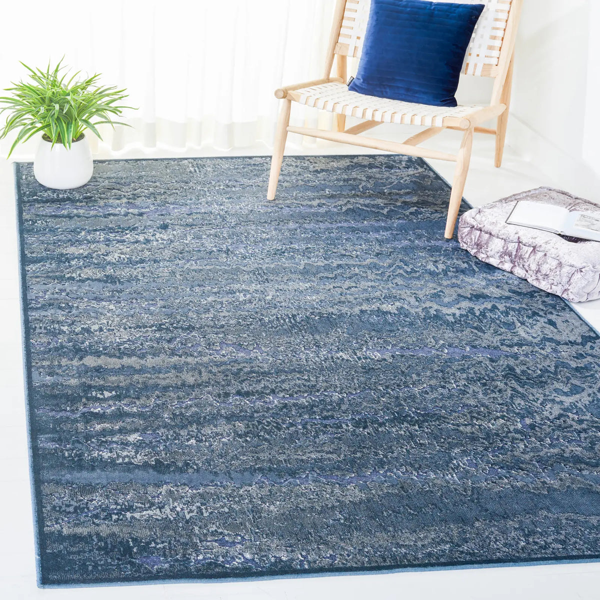 Safavieh Paradise 4'-0" x 5'-7" Rug in Blue / Black