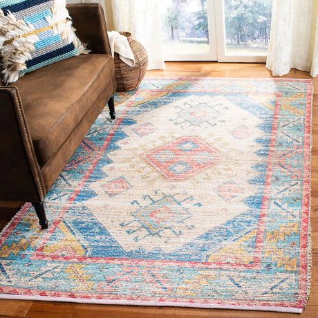 Safavieh Saffron 4'-0" x 6'-0" Rug in Cream / Blue