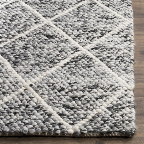 Safavieh Natura 5'-0" x 8'-0" Rug in Ivory / Black