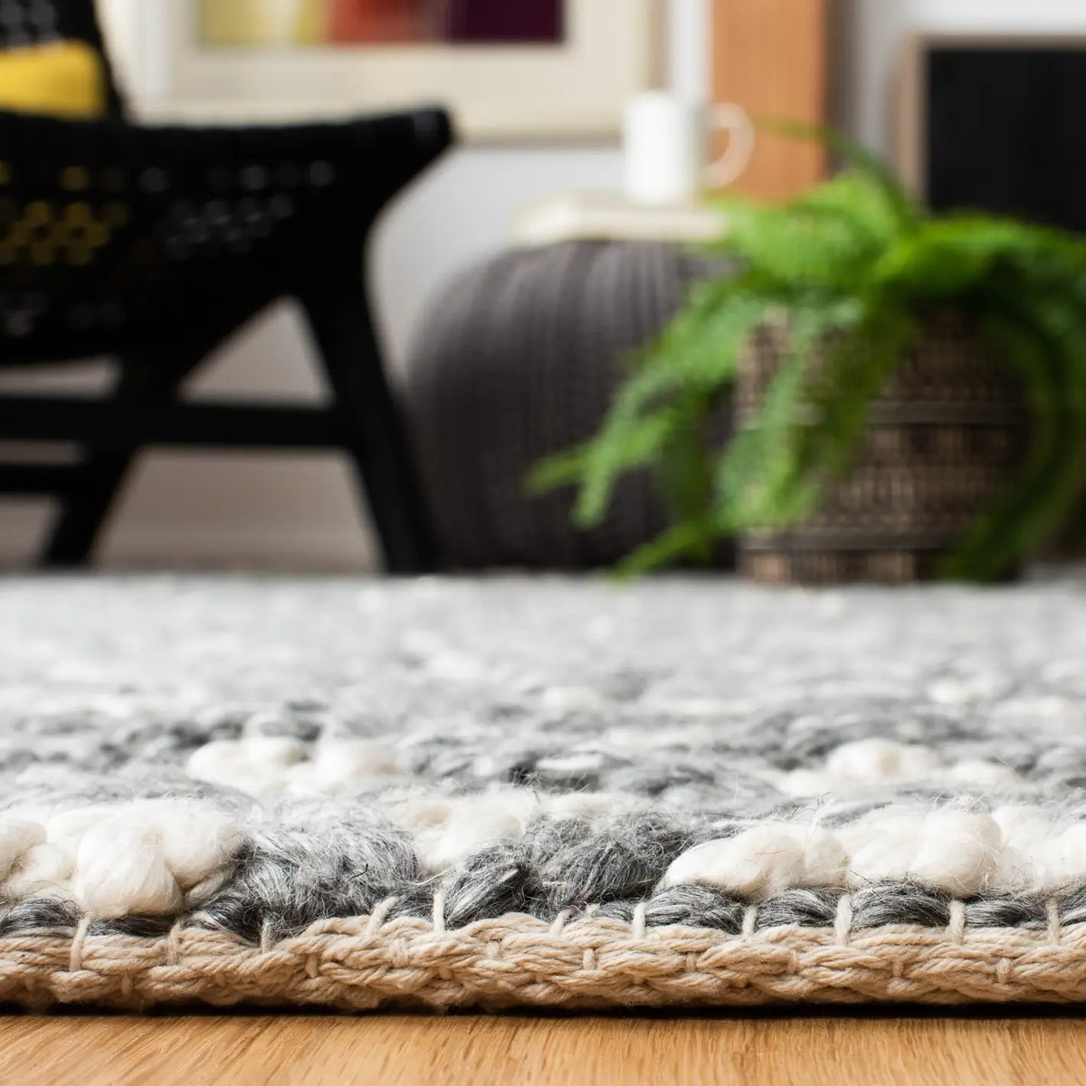 Safavieh Natura 5'-0" x 8'-0" Rug in Grey / Beige