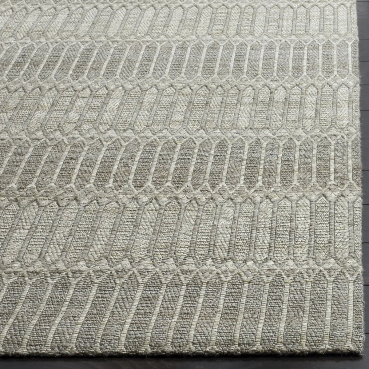 Safavieh Marbella 5'-0" x 8'-0" Rug in Camel / Grey