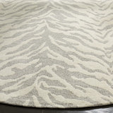 Safavieh Marbella 6'-0" x 6'-0" Rug in Light Grey / Ivory