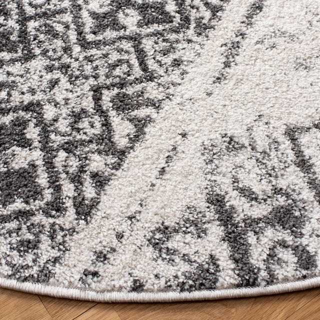 Safavieh Adirondack 6'-0" x 6'-0" Rug in Silver / Black