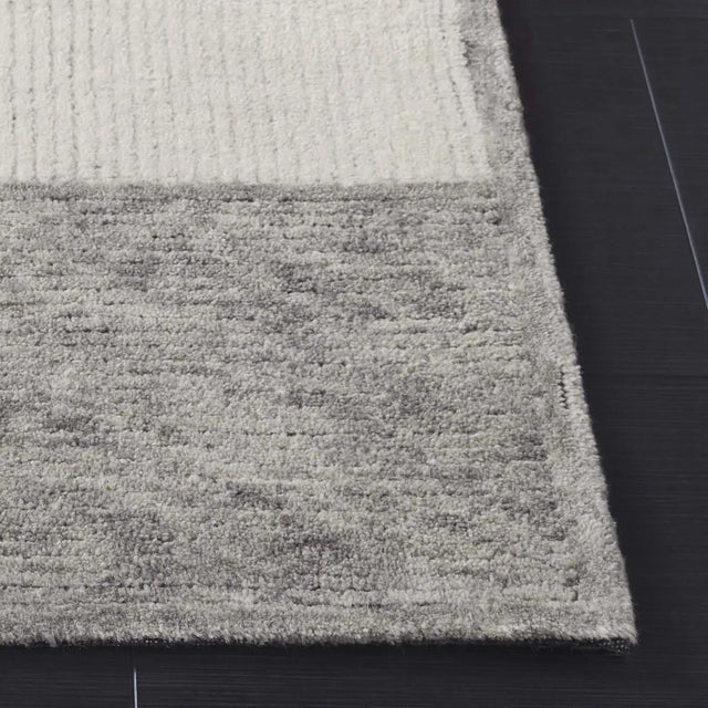 Safavieh Ebony 4'-0" x 6'-0" Rug in Ivory / Grey