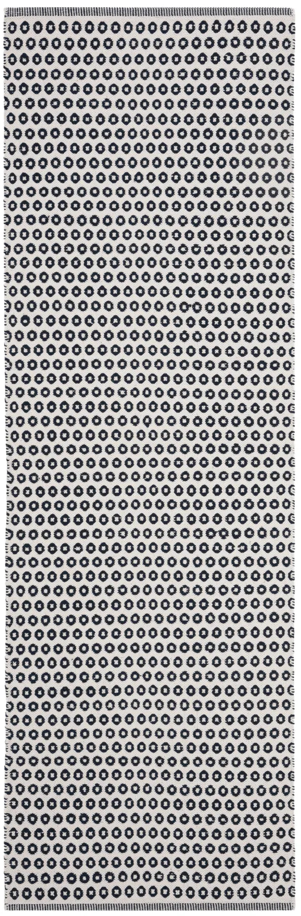 Safavieh Montauk 2'-3" x 7'-0" Rug in Navy / Ivory
