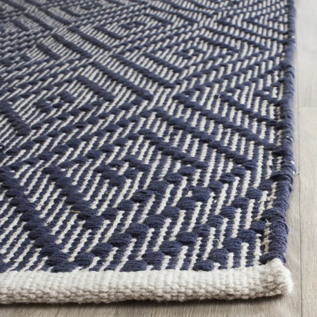 Safavieh Montauk 2'-3" x 11'-0" Rug in Navy / Ivory