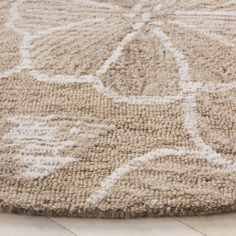 Safavieh Jardin 6'-0" x 6'-0" Rug in Beige / Ivory
