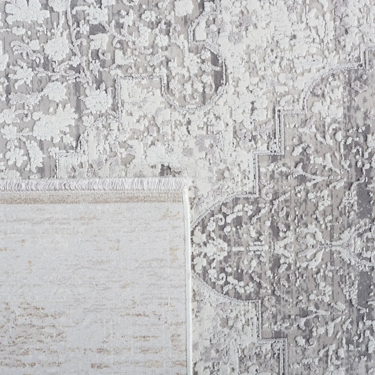 Safavieh Signature 400 5'-3" x 7'-7" Rug in Grey / Ivory