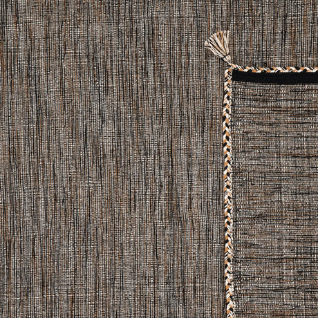 Safavieh Montauk 4'-0" x 6'-0" Rug in Beige / Black