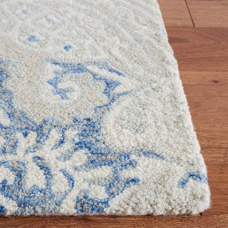 Safavieh Micro-Loop 5'-0" x 8'-0" Rug in Blue / Ivory