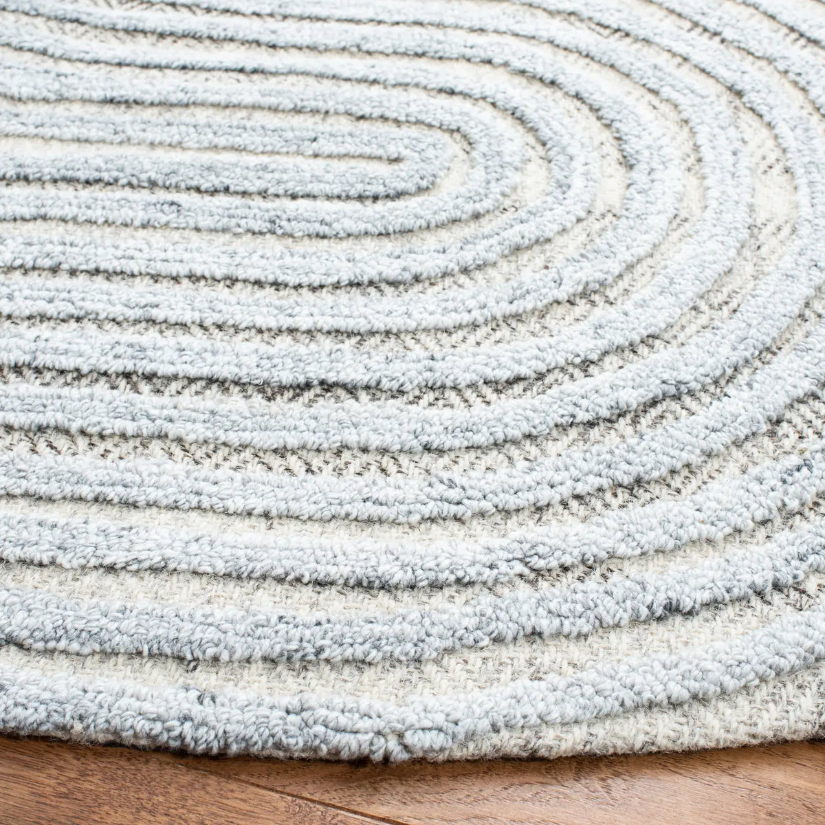 Safavieh Southampton 6'-0" x 6'-0" Rug in Grey