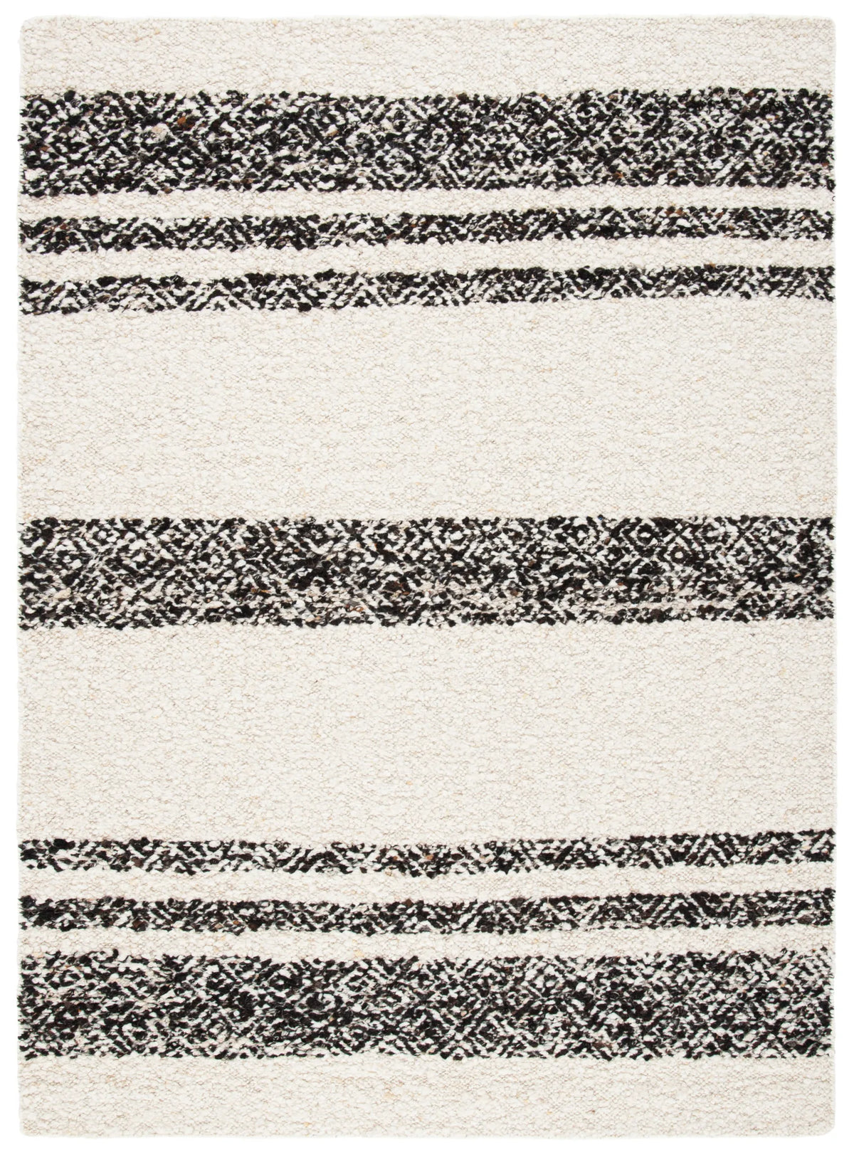 Safavieh Natura 4'-0" x 6'-0" Rug in Black / Ivory