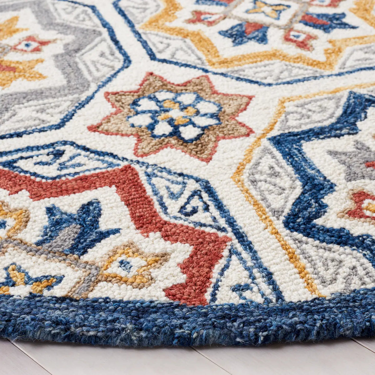 Safavieh Metro 6'-0" x 6'-0" Rug in Beige / Ivory