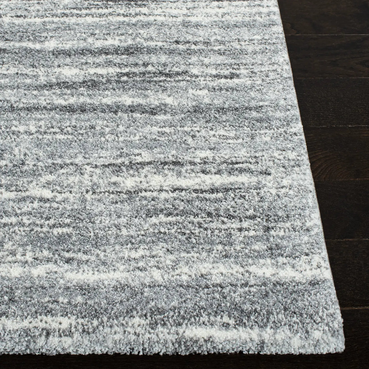 Safavieh Cyrus Shag 4'-5" x 6'-5" Rug in Grey / Ivory